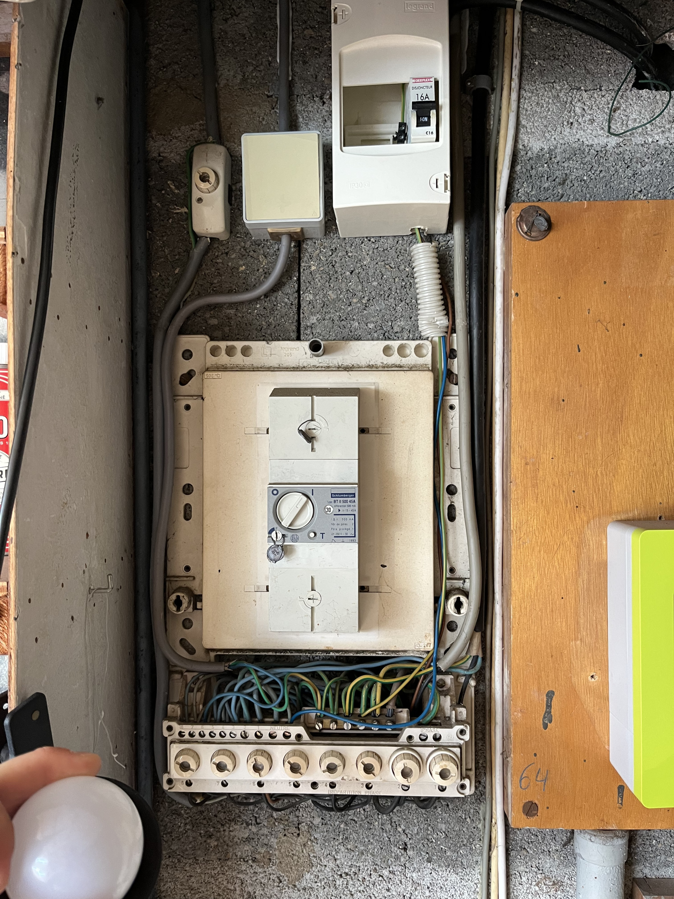 Dépannage tableau électrique à FONTENAY-LÈS-BRIIS| ELEC N&J
