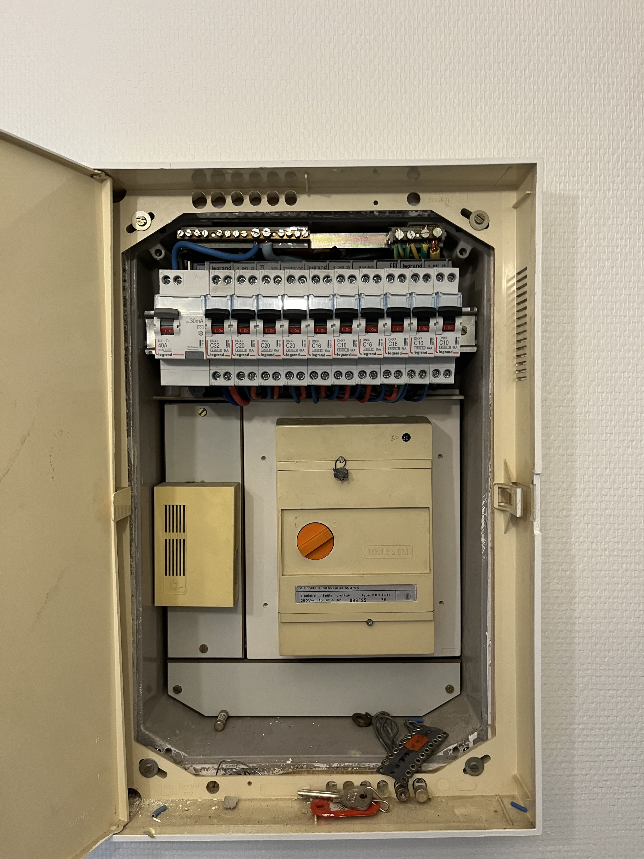 Électricité générale à FONTENAY-LÈS-BRIIS